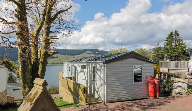 11A MANSION VIEW, with a garden in Kilcreggan