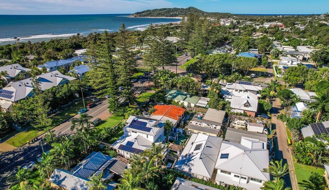 11BR Big Space in the Heart of Byron Bay Sleeps 24