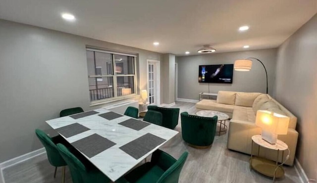 11G-2Br/2B ATL walk2Mart,Parking