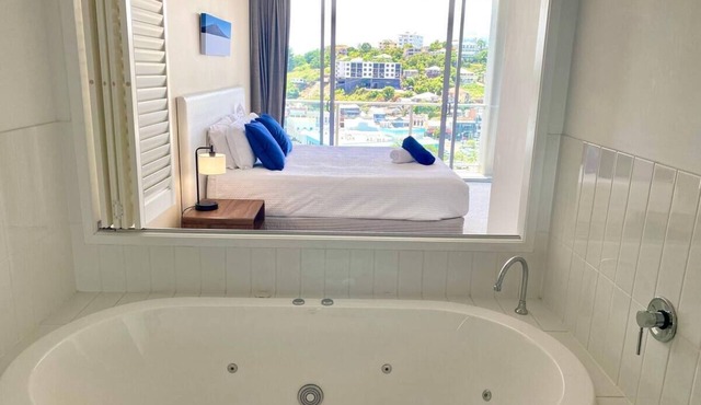 11th Floor River & Stadium Views