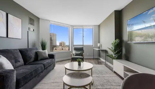 11th Floor Sky Suite with Parking