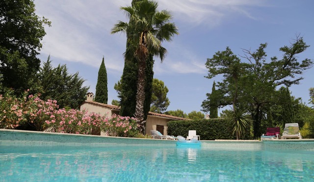 12-20 Pers. Family house Very quiet and secluded On 2 Ha Keyboard (Var)