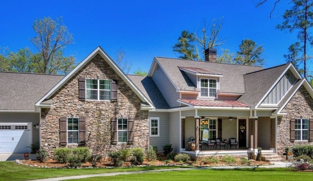 12.5 miles from Augusta National