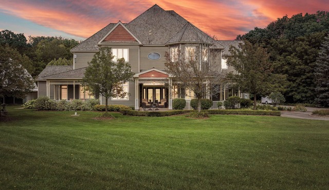 12 Acre Private Sport Resort & Spa Tennis Pickleball Sauna HotTub Pool Golf FIFA