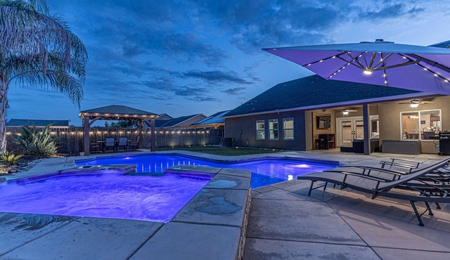 12-Bed home w/Pool&Hot tub near Sequoia National Park