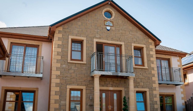 12 bedroom accommodation in Tranent