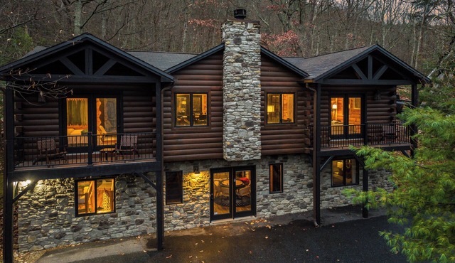 12 Bedroom sleeps 32 In Mass Resort Hot Tubs Indoor Pool Firepit