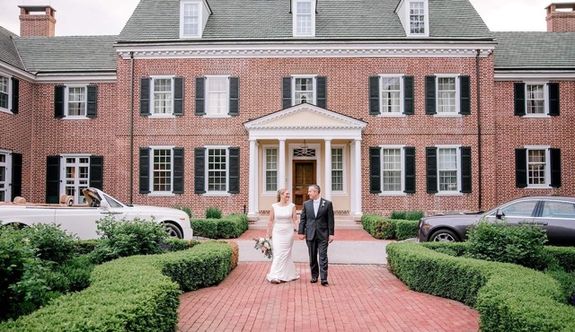 12 Bedroom Waterfront Historic 1920 Mansion! Pool, hot tub and 400 acres!