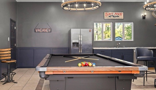 12 Bedroom Waterfront Cabins Pool Theater Game Room