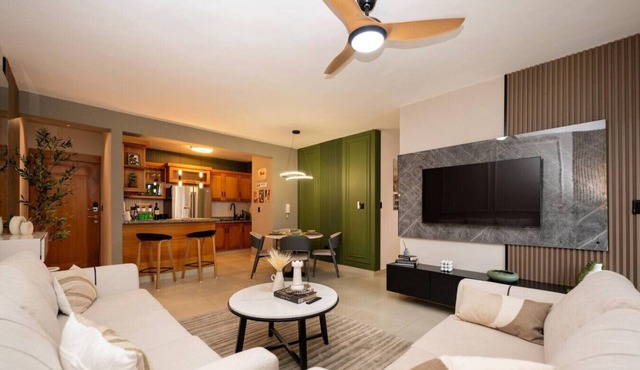 12 Guests Family&Groups - Two Units by the Airport