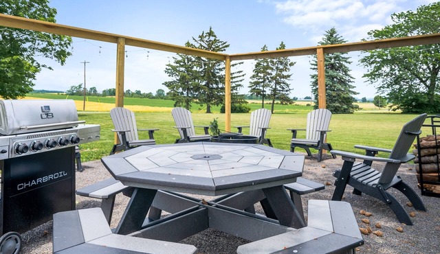 12 Guest | New Hot Tub | Fire Pit | Near Wineries
