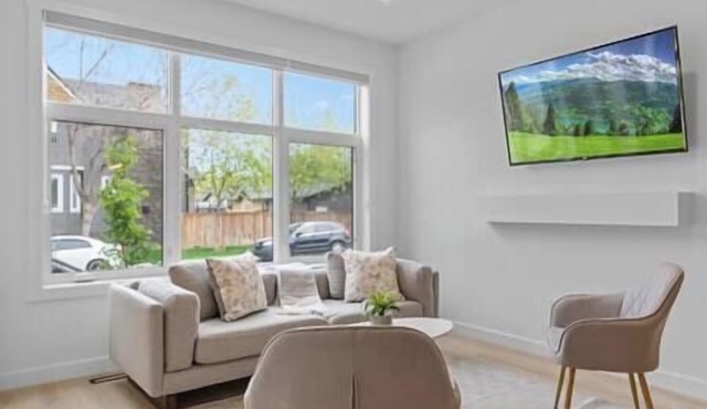 12 Guests | 2 King Beds | Ping Pong| 6 BR| Garage