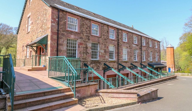 12 KEATHBANK COURT, family friendly in Blairgowrie