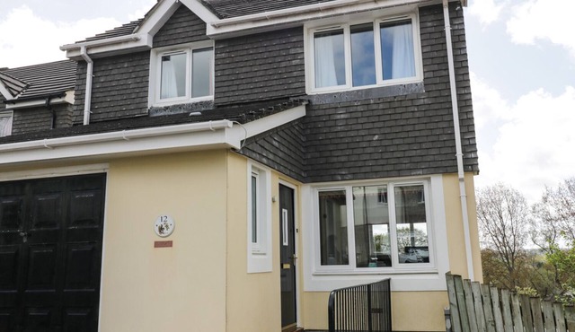 12 KEL AVON, family friendly, with a garden in Truro