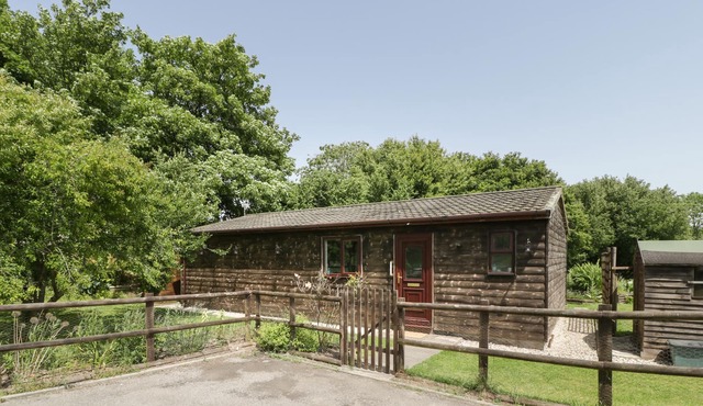 12 LINHAY, pet friendly, with a garden in Beaminster