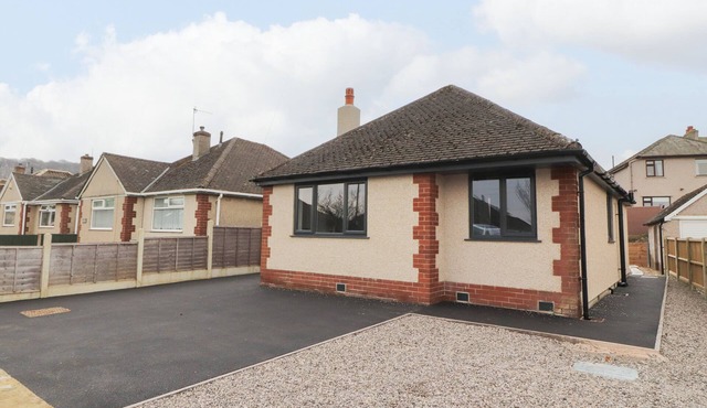 12 MEREFELL ROAD, romantic, with a garden in Bolton Le Sands