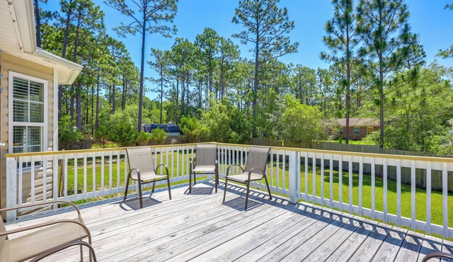12 Mi to Beaches: Dog-Friendly Southport Getaway