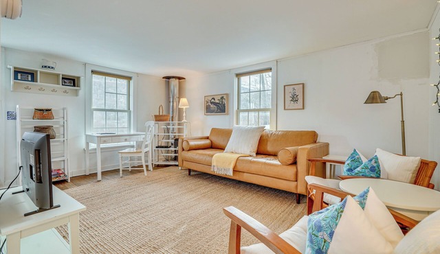 12 Mi to Bromley Mtn Ski Resort: Quiet Hideaway