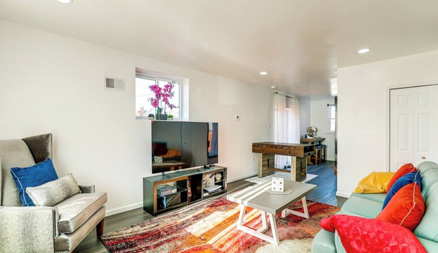 12 Mi to Center City: Family-Friendly Philly Stay