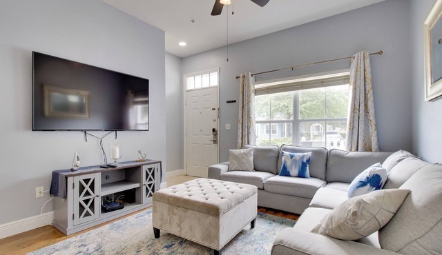12 Mi to Disney: Family Home w/Resort Amenities!