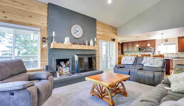 12 Mi to Dtwn Denver: Littleton Family Home!