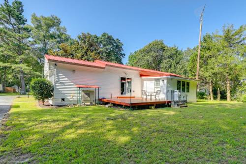 12 Mi to Dtwn Lewes and Beach Delaware Home with Deck