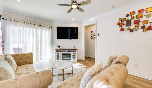 12 Mi to Dtwn Richmond: Spacious Home w/Deck!