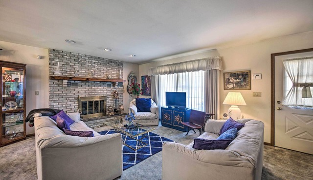 12 Mi to Hersheypark: Family Home w/Deck!