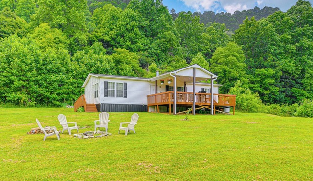 12 Mi to Hot Springs! Home w/Pet-Friendly Yard