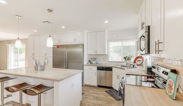 12 Mi to Old Town: Home w/Patio & Yard Space