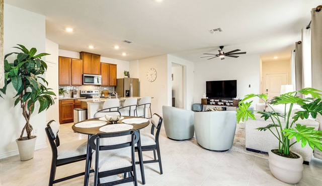 12 Mi to San Antonio River Walk: Home w/Yard!