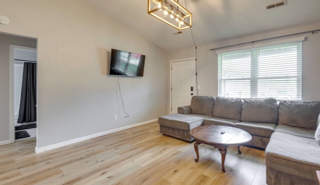 12 Mi to St Louis: Pet-friendly Metro East Home