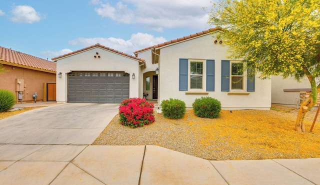 12 Mi to Westgate: Pet-Friendly Home in Tolleson