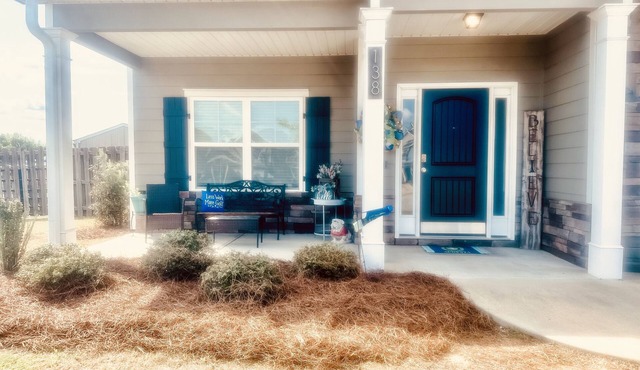 12 miles from Masters, 4BR, 3 full bath, sleeps 10