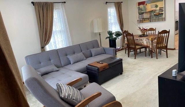 12 Min from Navi Base - Homey House, Finished Basement & Fully Stocked Kitchen