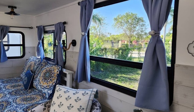 12 min to the Everglades Nat. Park & near FL Keys! Cozy RV in Redland w/laundry
