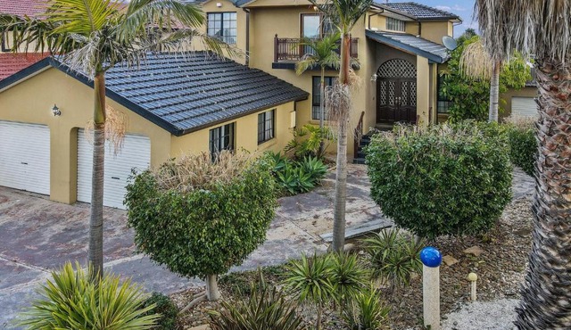 12 mins to Mel Airport-Good Wood House