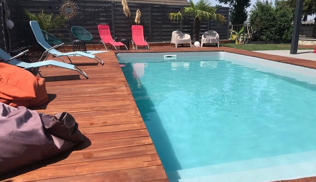 12 people house with swimming pool