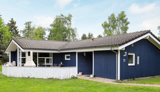 12 person holiday home in Væggerløse-By Traum