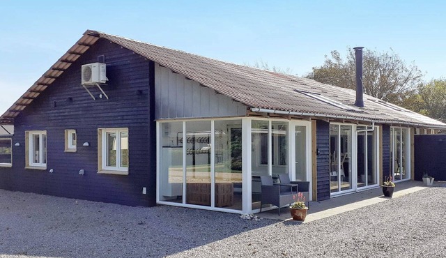 12 person holiday home in Vinderup-By Traum