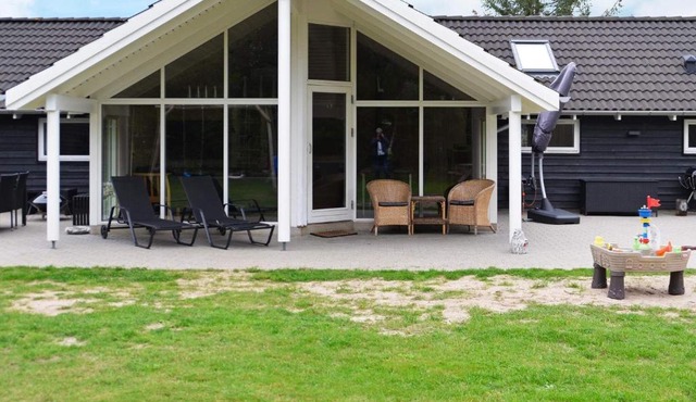 12 person holiday home in R m