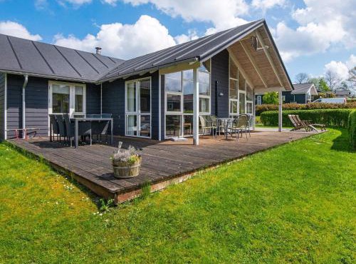 12 person holiday home in Aabenraa-By Traum