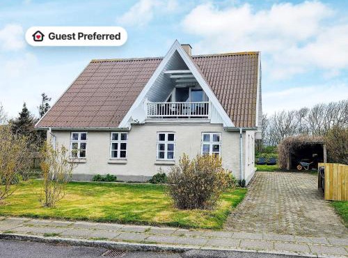 12 person holiday home in Vestervig-By Traum