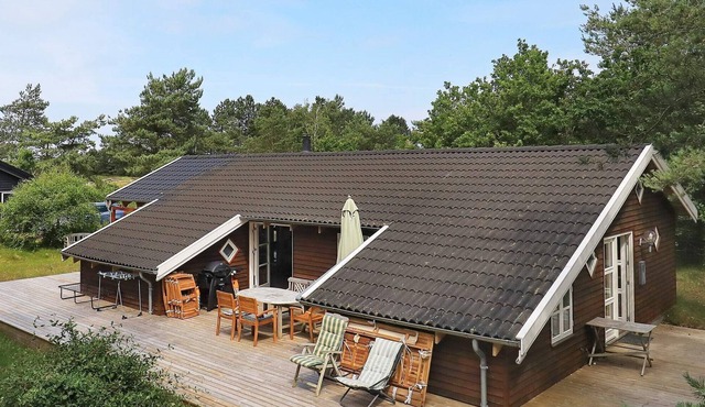 12 person holiday home in Læsø