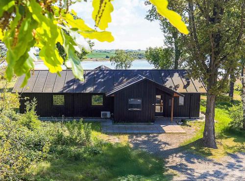 12 person holiday home in Millinge