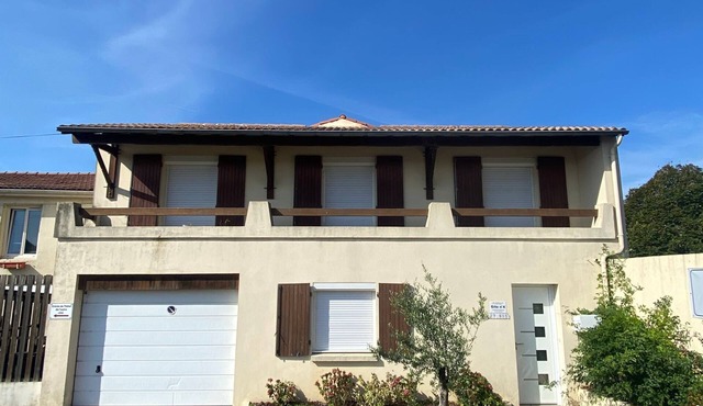 12-person house near Puy du Fou with garden and swimming pool