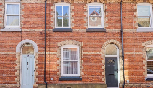 12 SALISBURY TERRACE, family friendly, with open fire in Teignmouth