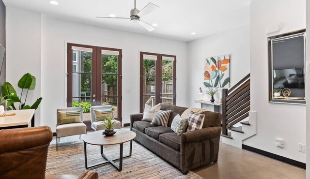 12 South Home - WALK to Belmont with Deck & Patio