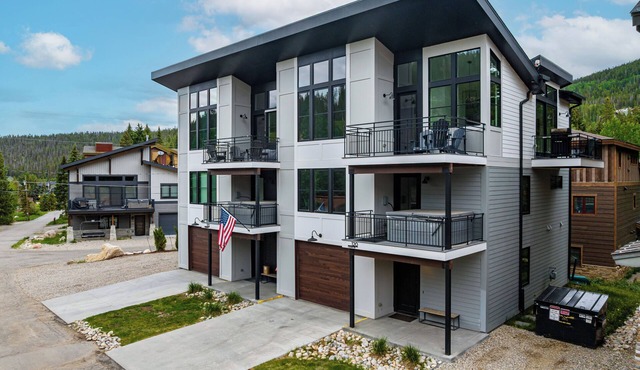 120 Cedar Drive | Slopeside 4BR Townhome with Mountain Views & Hot Tub