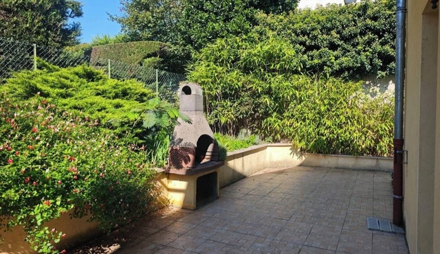 120 m2 apartment, sleeps 8, fully equipped, perfect for short or long stays